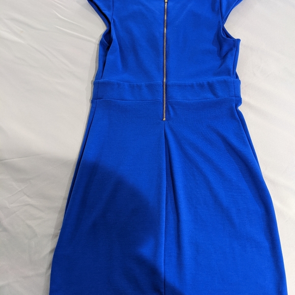 Dress - Picture 4 of 6